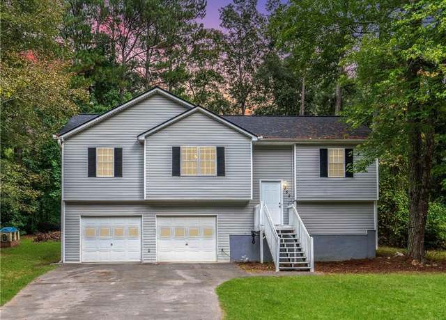 Property at 152 Country Cottage Cir, Carrollton, GA 30116, 3 beds, 2 baths