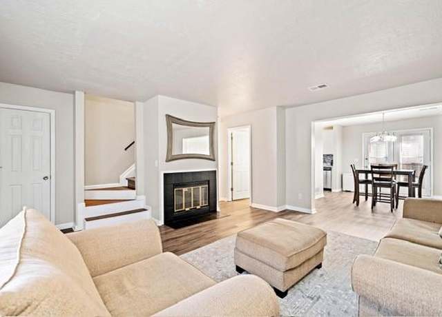 Property at 200 High Creek Dr, Roswell, GA 30076, 3 beds, 3.5 baths