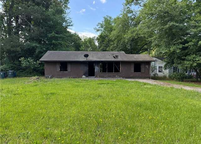 Property at 3910 Saint Charles Pl, Macon, GA 31206, 2 beds, 1 bath