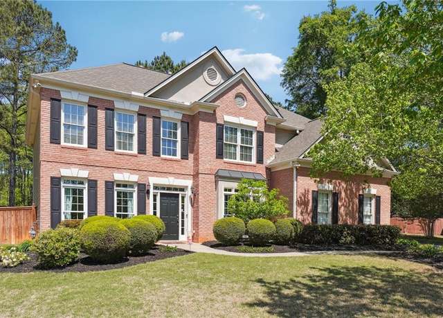 Property at 715 Aronson Lake Ct, Roswell, GA 30075, 5 beds, 3 baths
