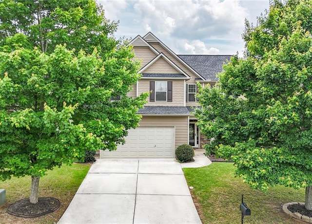 Property at 18 Crown Dr, Dallas, GA 30132, 4 beds, 2.5 baths
