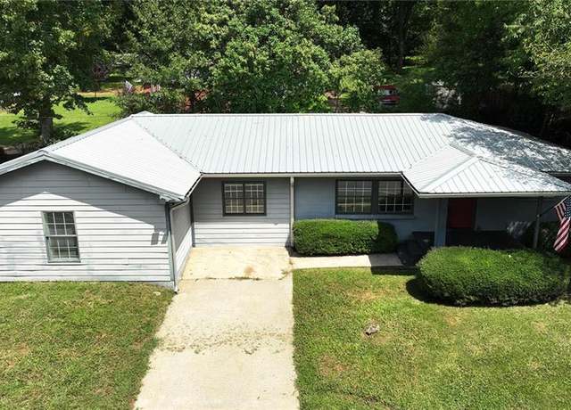 Property at 335 Barnett Shoals Rd, Athens, GA 30605, 3 beds, 2 baths
