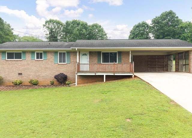 Property at 4642 Elmhurst Dr, Douglasville, GA 30135, 3 beds, 2 baths