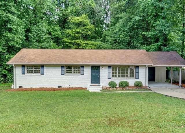 Property at 5689 Woodland Dr, Acworth, GA 30102, 3 beds, 2 baths