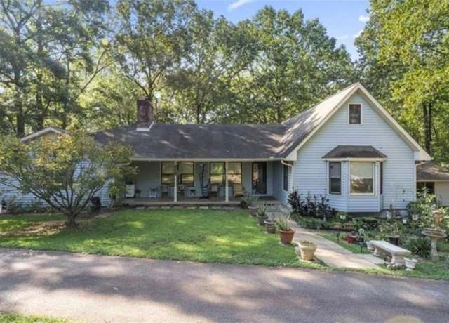 Property at 2371 Leguin Mill Rd, Locust Grove, GA 30248, 4 beds, 2.5 baths