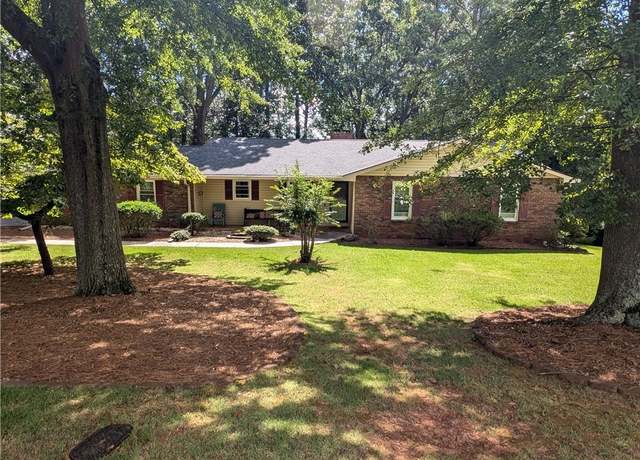 Property at 1410 Dallas Cir SW, Marietta, GA 30064, 4 beds, 3 baths
