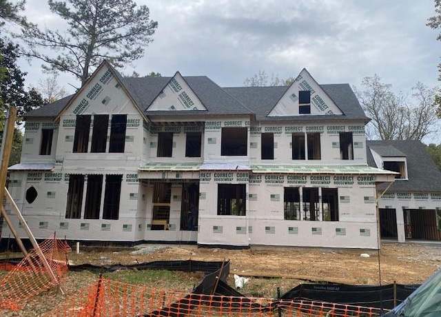 Property at 180 Thompson Pl, Roswell, GA 30075, 6 beds, 6.5 baths