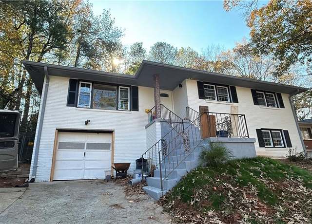 Property at 3904 Bakers Ferry Rd SW, Atlanta, GA 30331, 6 beds, 3 baths