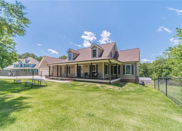 Property at 3040 Sandy Creek Ct, Loganville, GA 30052, 3 beds, 2.5 baths