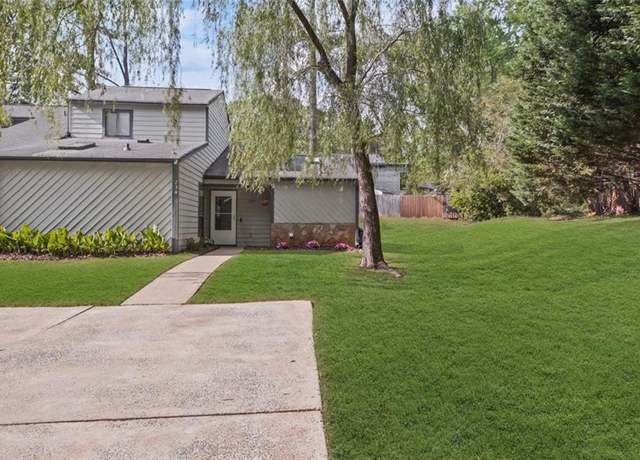 Property at 234 Pam Ln SW, Marietta, GA 30064, 2 beds, 2 baths