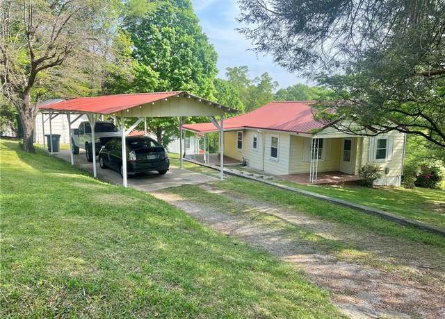 Property at 1002 Colerain St, La Fayette, GA 30728, 2 beds, 1 bath