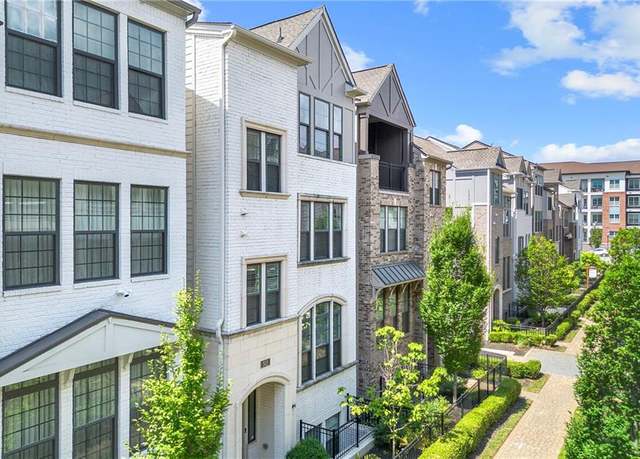 Property at 513 Broadview Ln, Atlanta, GA 30324, 4 beds, 4.5 baths