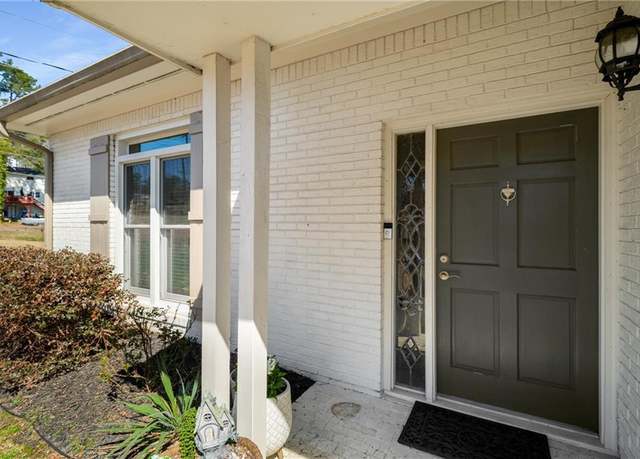Property at 580 Holt Rd NE, Marietta, GA 30068, 3 beds, 2.5 baths
