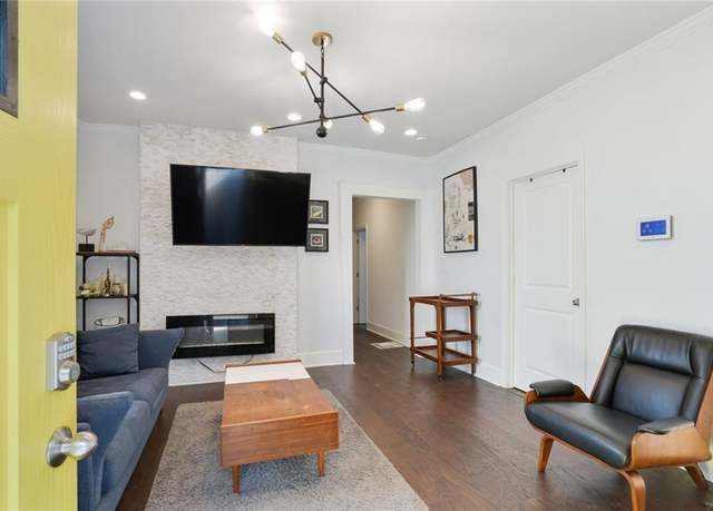 Property at 1018 Westmont Rd SW, Atlanta, GA 30311, 3 beds, 2 baths