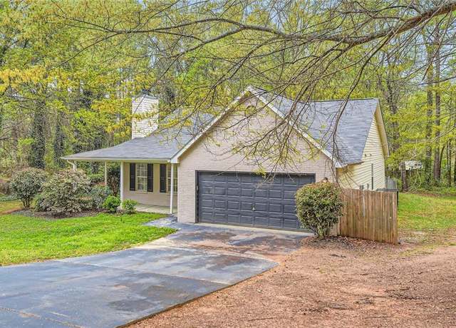 Property at 305 Ponderosa Trl, Jackson, GA 30233, 3 beds, 2 baths