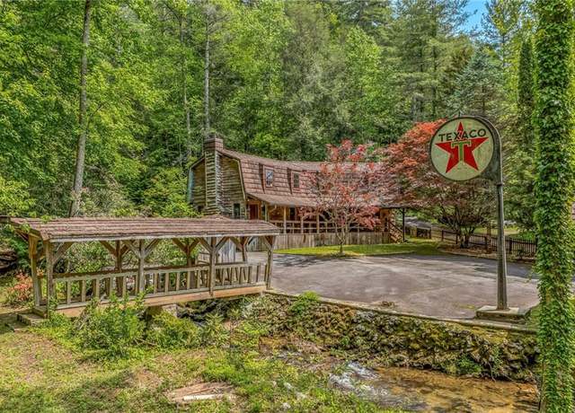 Property at 17 Water Wheel Ln, Rabun Gap, GA 30568, 5 beds, 3 baths