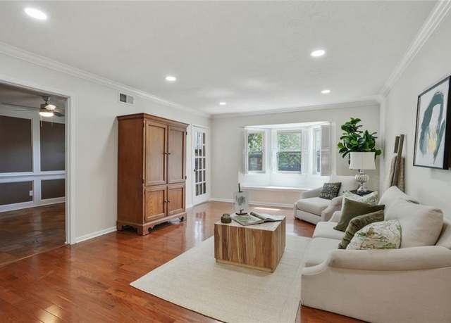 Property at 6851 Roswell Rd Unit D-6, Atlanta, GA 30328, 3 beds, 2 baths