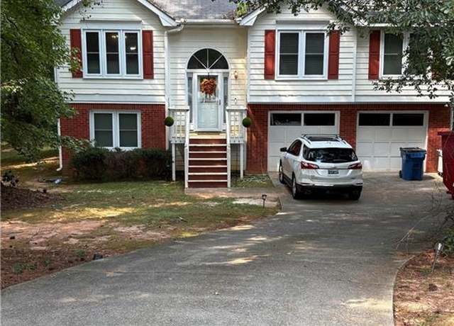 Property at 215 Somerset Dr, Covington, GA 30016, 4 beds, 3 baths