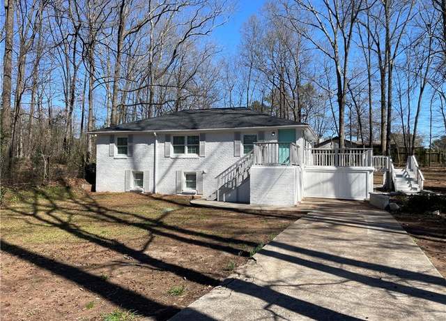 Property at 5718 Denson Blvd, Morrow, GA 30260, 3 beds, 3 baths
