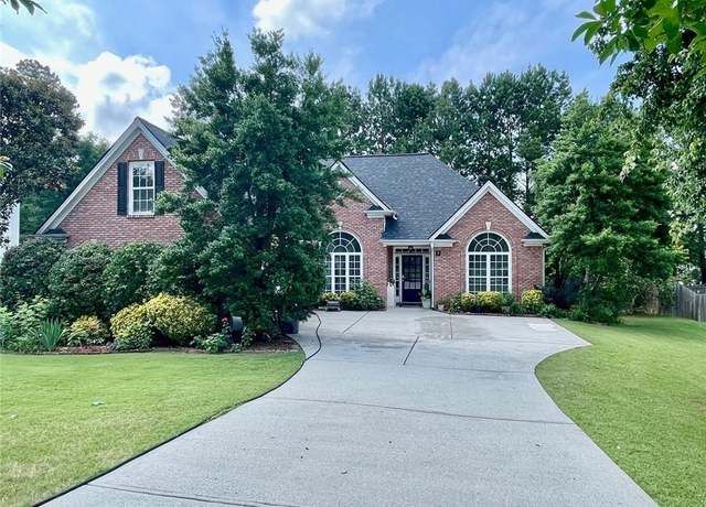 Property at 1902 Commons View Cir, Snellville, GA 30078, 4 beds, 2 baths