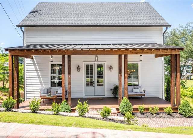 Property at 50 Maple St, Roswell, GA 30075, 5 beds, 4.5 baths