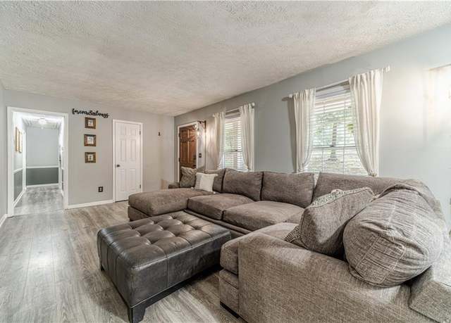 Property at 2446 Thrasher Rd, Buford, GA 30519, 3 beds, 3 baths