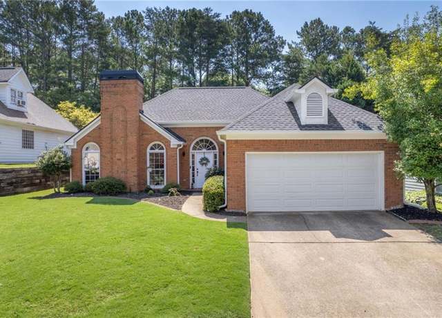 Property at 180 Glen Holly Dr, Roswell, GA 30076, 3 beds, 2 baths