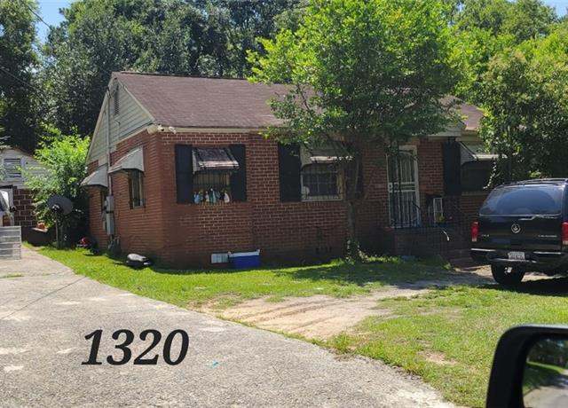 Property at 1320 Peavy Dr, Macon, GA 31206, 3 beds, 1 bath