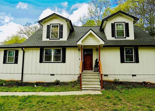 Property at 2638 Cleburne Pkwy, Powder Springs, GA 30127, 4 beds, 2 baths