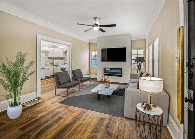 Property at 684 S Elizabeth Pl NW, Atlanta, GA 30318, 4 beds, 2 baths