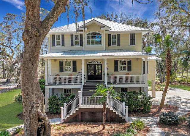 Property at 1108 E Mission Ln SE, Darien, GA 31305, 3 beds, 3.5 baths