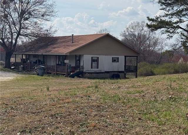 Property at 214 Homer Stephens Rd, Cornelia, GA 30531, 6 beds, 4 baths