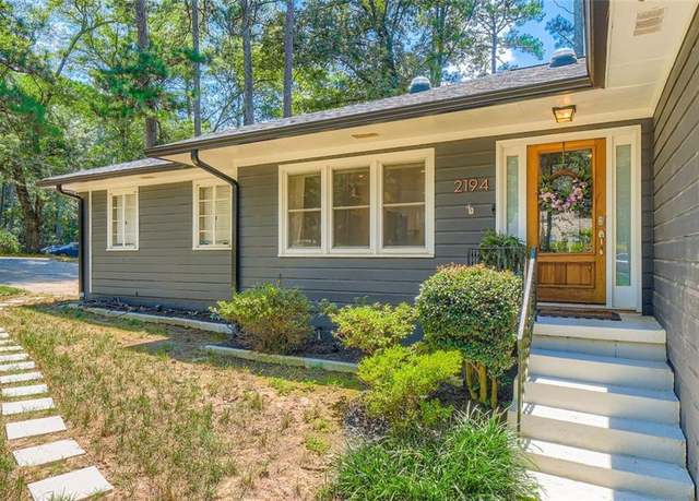 Property at 2194 Lyle Rd, Atlanta, GA 30337, 3 beds, 2 baths