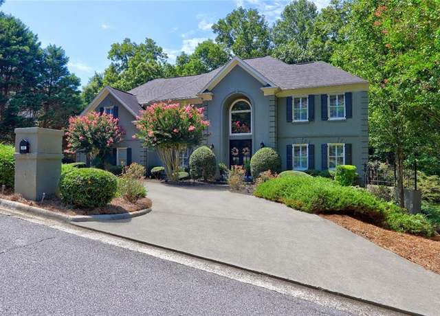Property at 8440 Valemont Dr, Sandy Springs, GA 30350, 5 beds, 4 baths