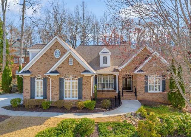 Property at 800 E Shore Dr, Canton, GA 30114, 4 beds, 3.5 baths