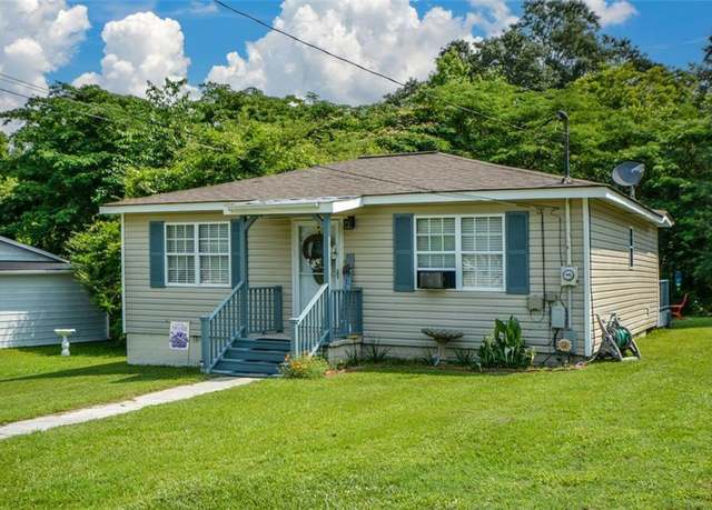 Property at 511 Reid St, Villa Rica, GA 30180, 2 beds, 1 bath