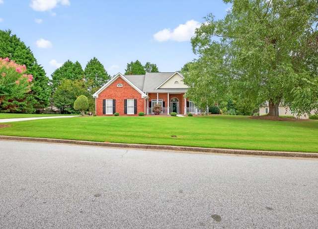Property at 1480 Holly Manor Dr, Loganville, GA 30052, 3 beds, 2 baths