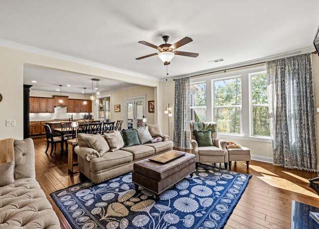 Property at 7143 Lake Edge Dr, Flowery Branch, GA 30542, 5 beds, 4.5 baths