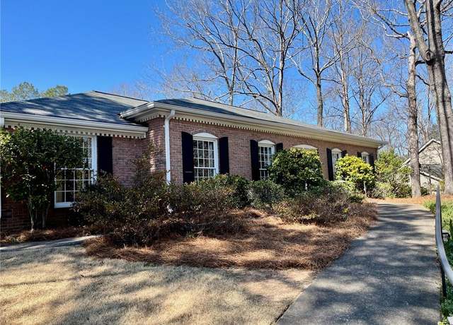 Property at 295 Weatherstone Ln, Marietta, GA 30068, 4 beds, 2 baths