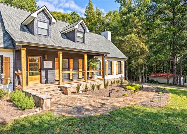 Property at 4392 Lower Fayetteville Rd, Sharpsburg, GA 30277, 3 beds, 2.5 baths