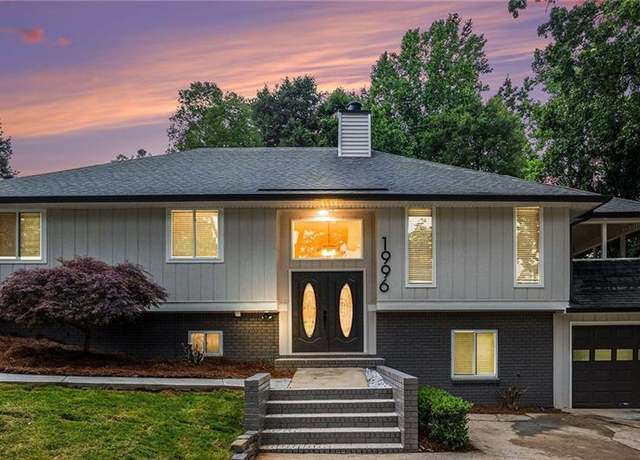 Property at 1996 Briarwood Dr, Gainesville, GA 30501, 4 beds, 3 baths