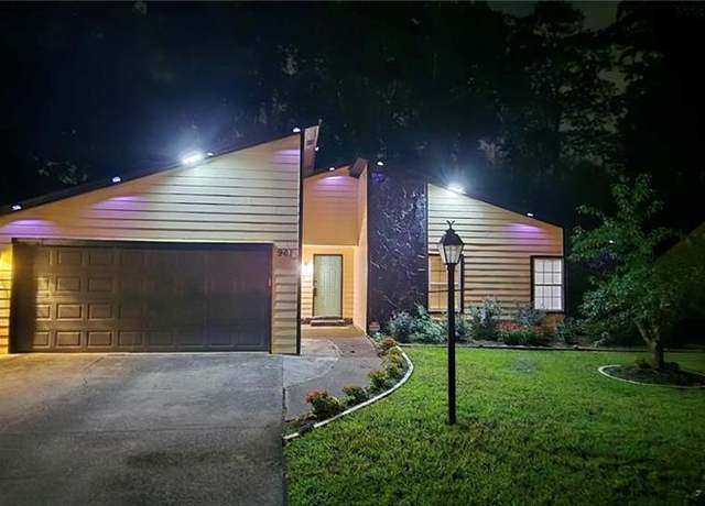 Property at 961 Sunnybrook Dr, Norcross, GA 30093, 3 beds, 2 baths
