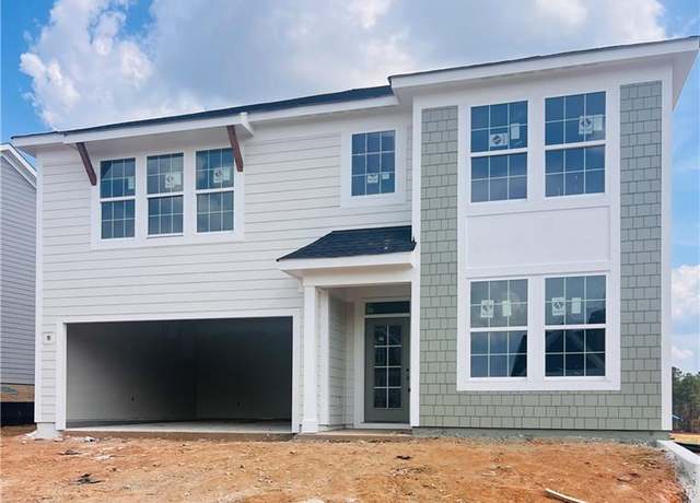 Property at 633 Crystal Lake Pkwy, Hoschton, GA 30548, 5 beds, 3 baths