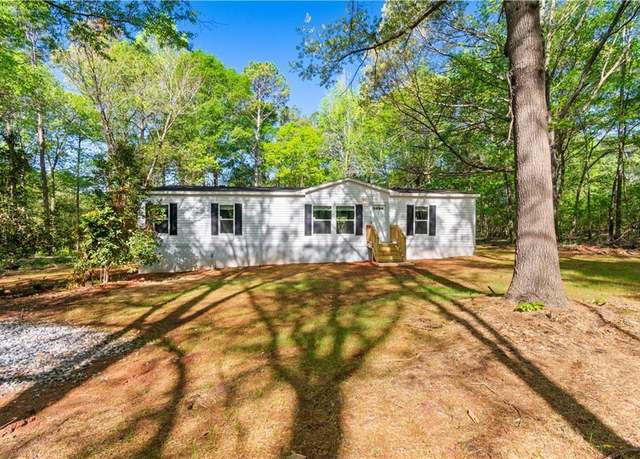 Property at 249 Woodpecker Ln, Nicholson, GA 30565, 3 beds, 2 baths