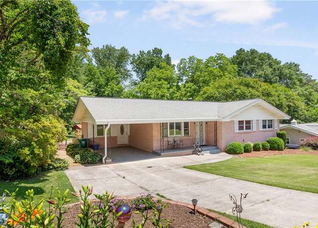 Property at 701 Rosedale Dr SE, Smyrna, GA 30082, 3 beds, 2 baths