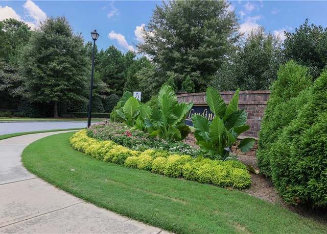 Property at 1547 Paxton Dr SW, Lilburn, GA 30047, 3 beds, 2.5 baths
