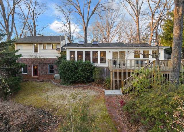 Property at 825 Beverly Dr, Gainesville, GA 30501, 4 beds, 3.5 baths