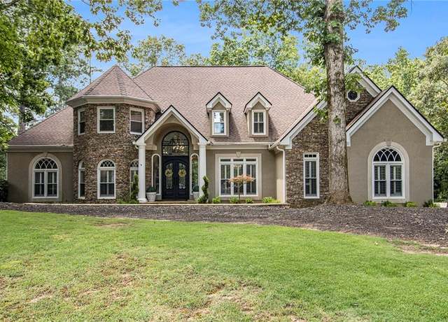 Property at 240 Wicklawn Way, Roswell, GA 30076, 6 beds, 5.5 baths