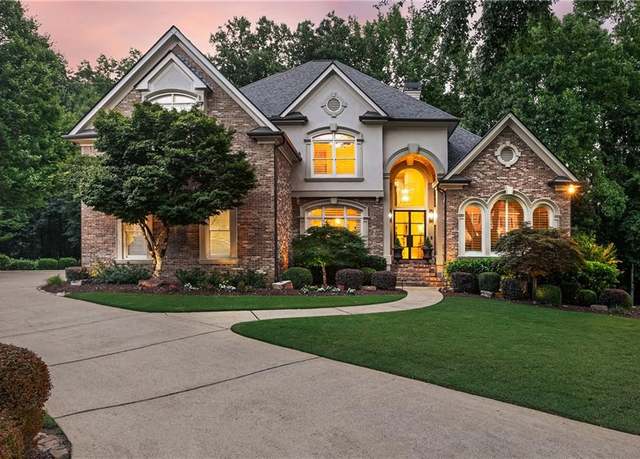Property at 135 Club Falls Dr, Johns Creek, GA 30022, 6 beds, 6 baths