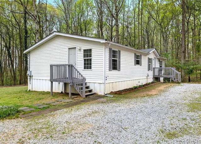Property at 896 Jefferson River Rd, Jefferson, GA 30549, 3 beds, 2 baths